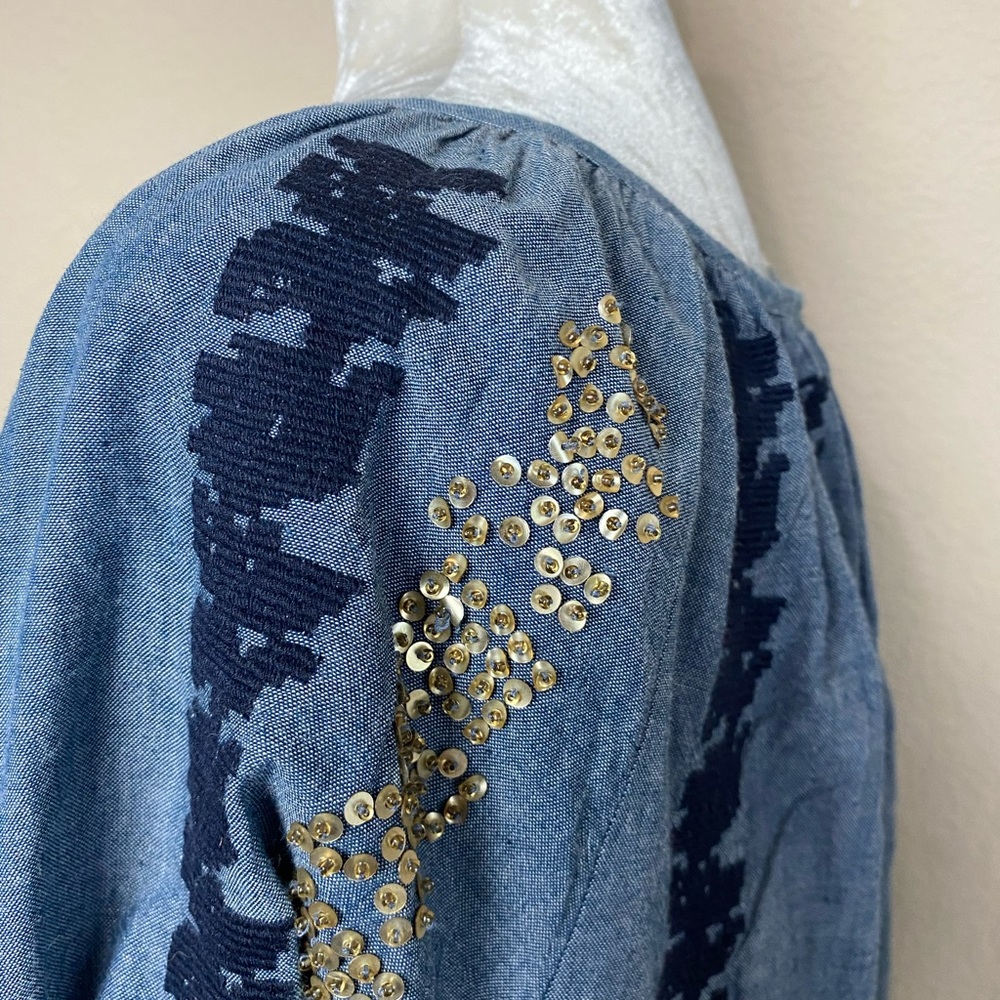 Denim 24/7 Blue Chambray Sequin & Embroidered Peasant Boho Blouse Size 18W - Picture 10 of 13